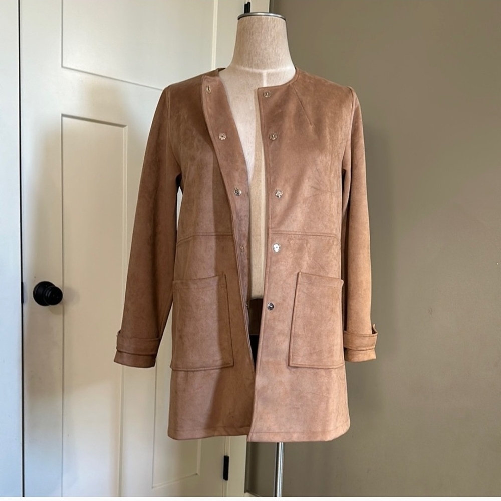 An Elegant Tan Suede/Texured/ Fabric Women's Coat EUC Beautiful !!